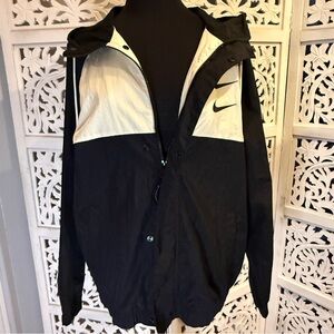 NWT Nike Men's Black and Cream Windbreaker Sz M